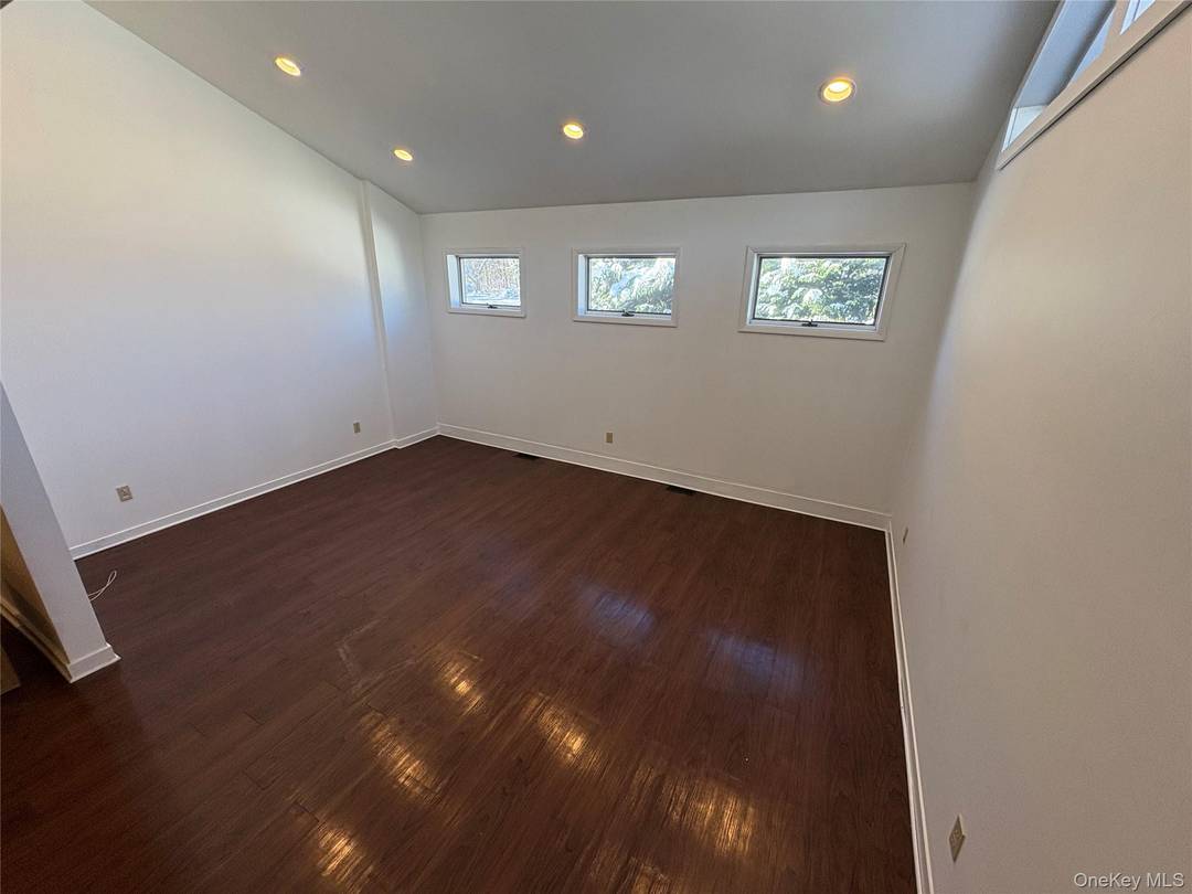 Three bedroom apartment for rent in Hauppauge.