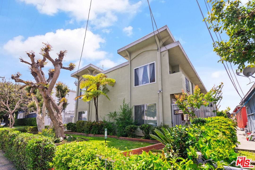 1950 Cloverfield Blvd 2.0 Santa Monica LA
