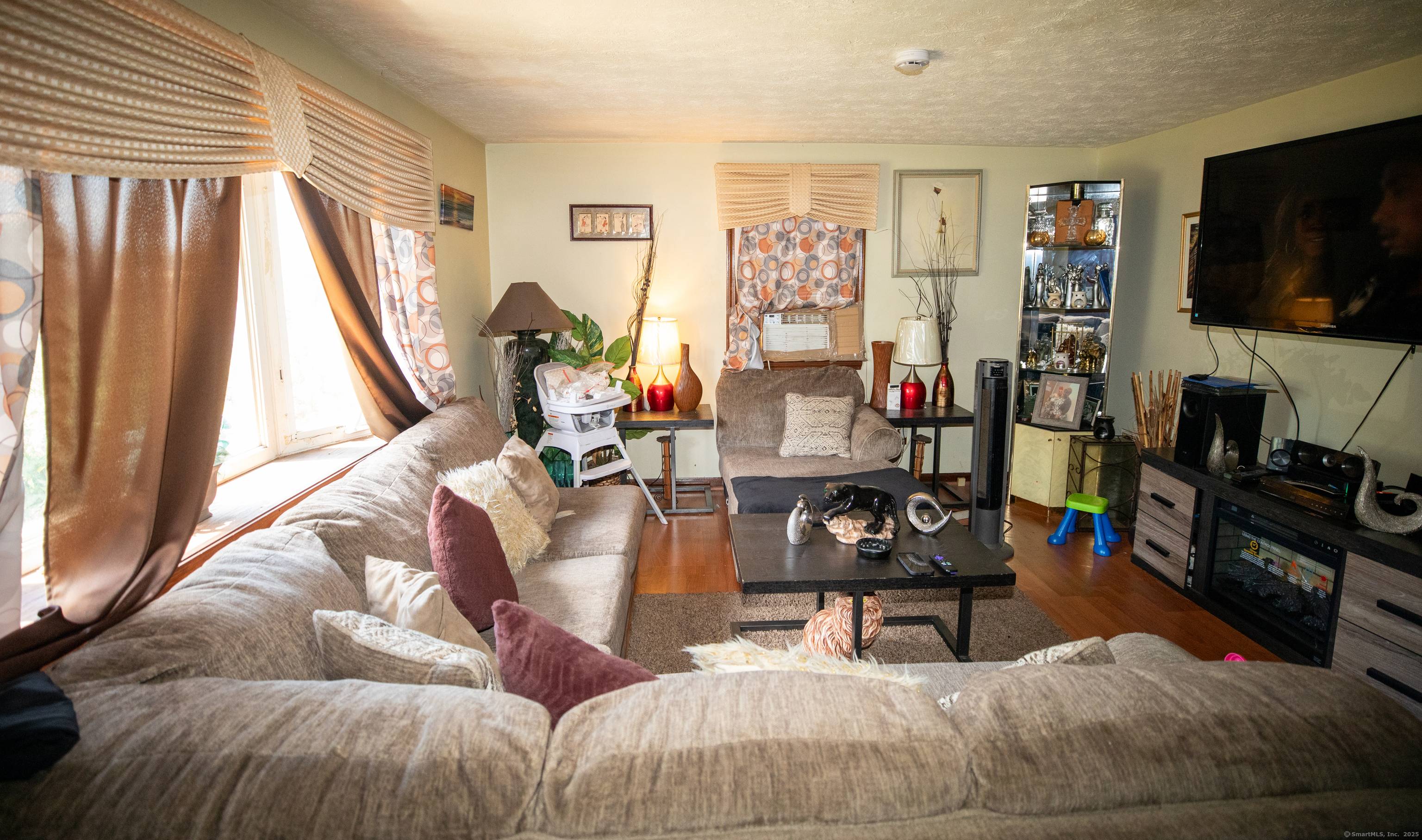 Welcome to 116 118 Michael Street a well maintained side by side two family home located in a quiet residential neighborhood of East Hartford !