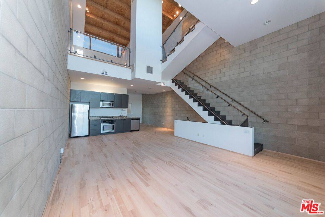 717 N HIGHLAND AVE 2BR Hancock Park La