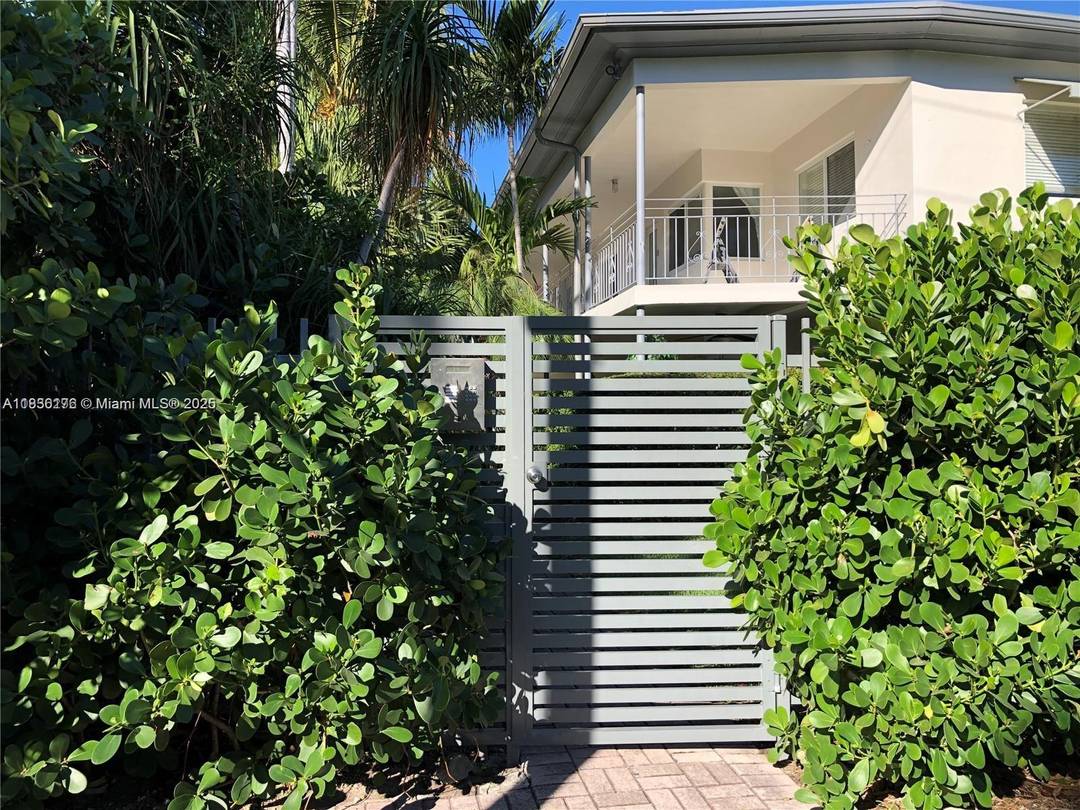 Welcome to your serene retreat in the heart of mid Miami Beach !