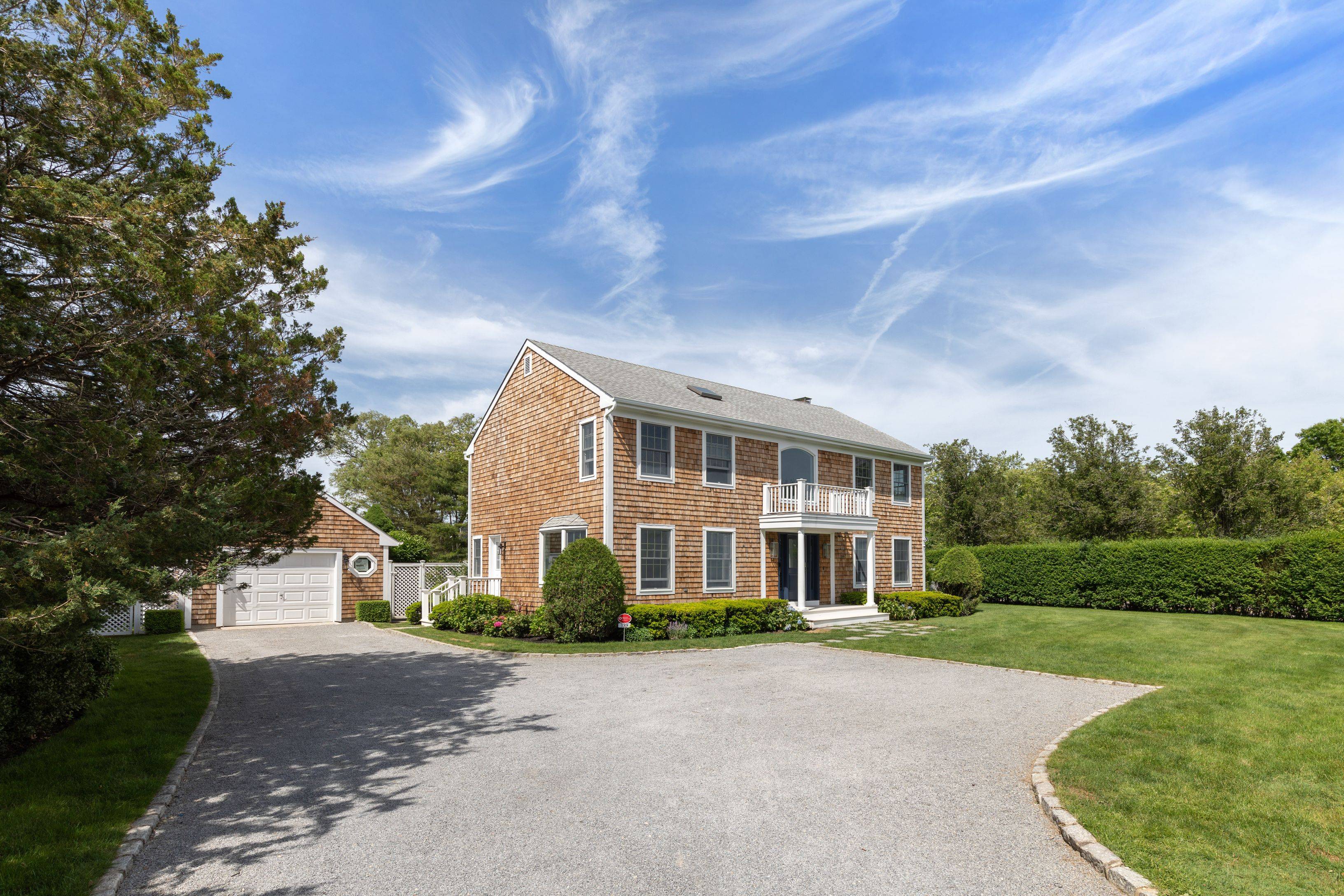 Newly Renovated 5 Bedroom Southampton Village