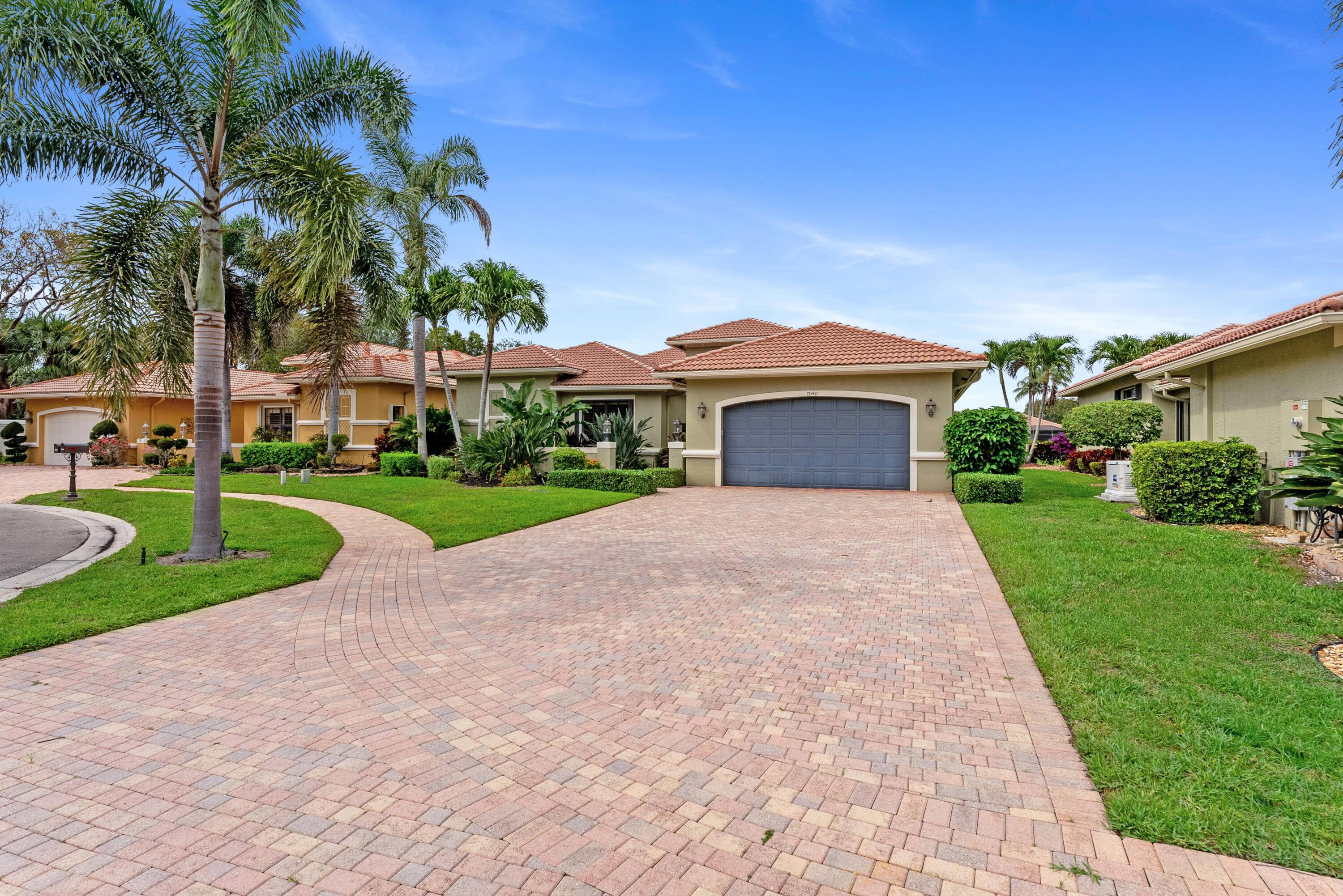 SELLER MOTIVATED ! ! ! LAST CABRENET MODEL AVAIABLE !