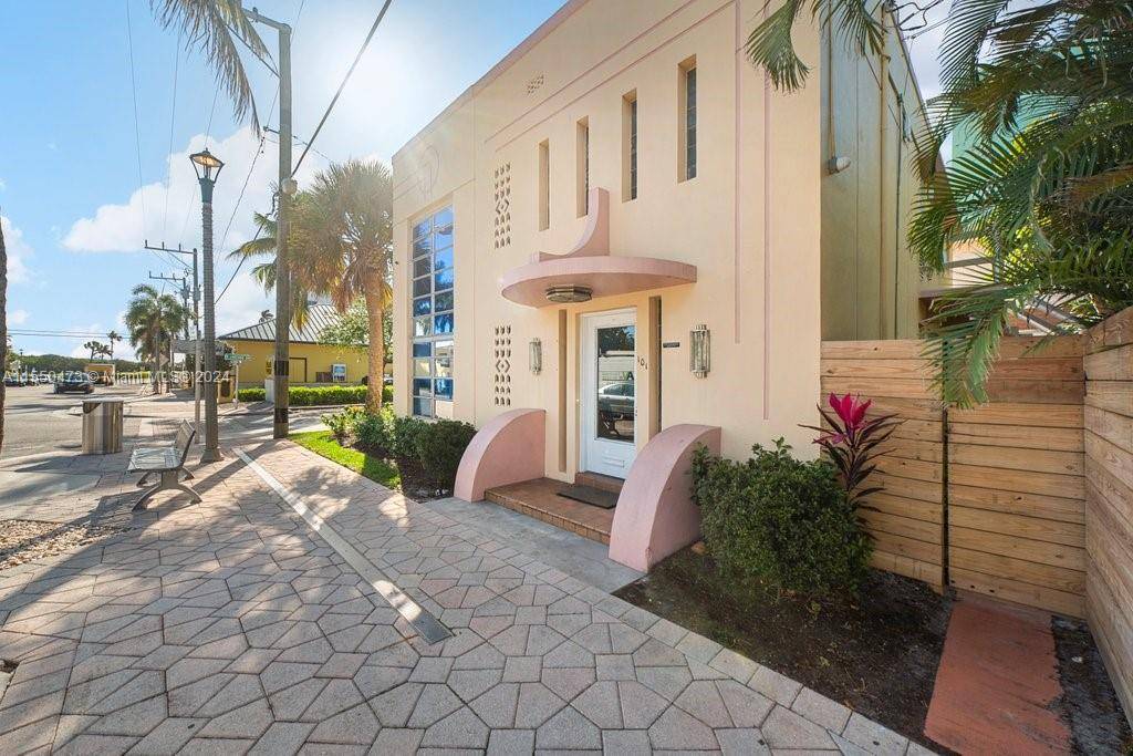 The Lucerne, five units operating asa boutique hotel with classic Art Deco styling, located in the heart of downtown LakeWorth Beach, Florida.