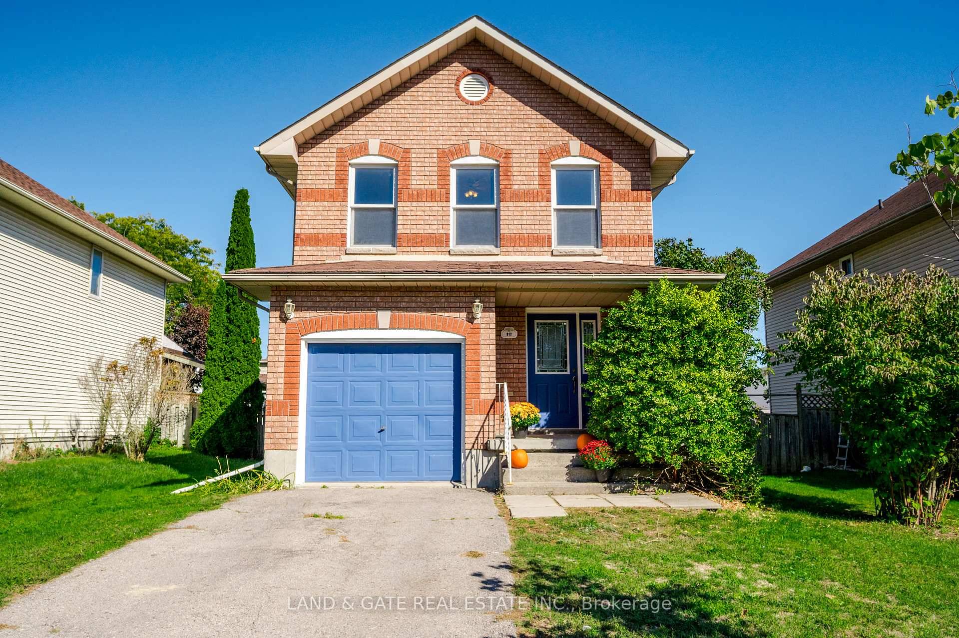 Welcome to this bright and welcoming 3 bedroom, 2 storey home in the heart of Cobourg, a wonderful place to begin your journey into homeownership.