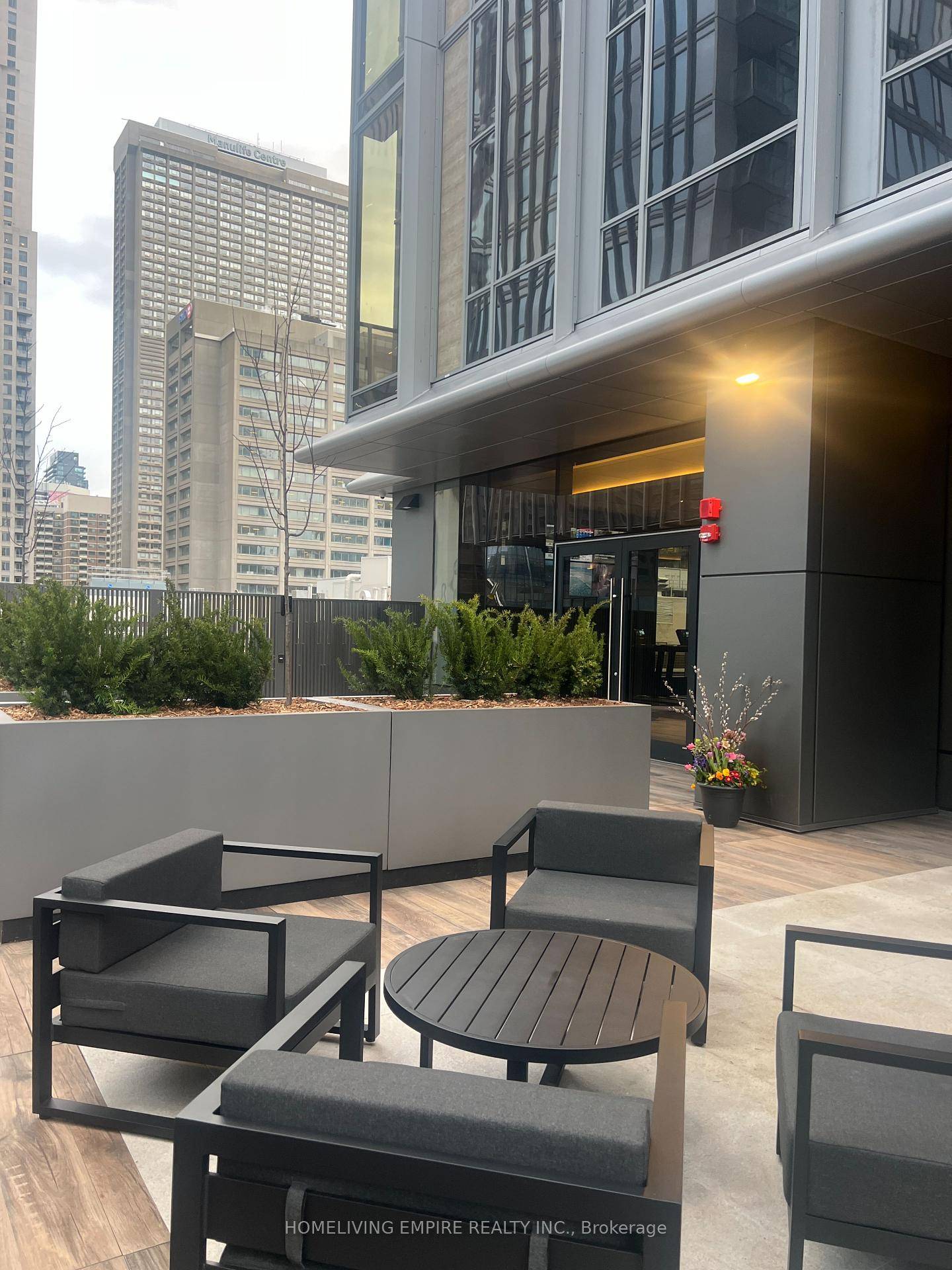 11 Yorkville is a brand new, landmark developed by RioCan, Metropia, and Capital Dvpt.
