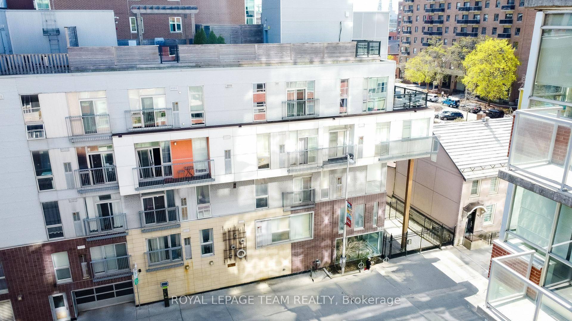 Live in the Heart of Downtown Ottawa !