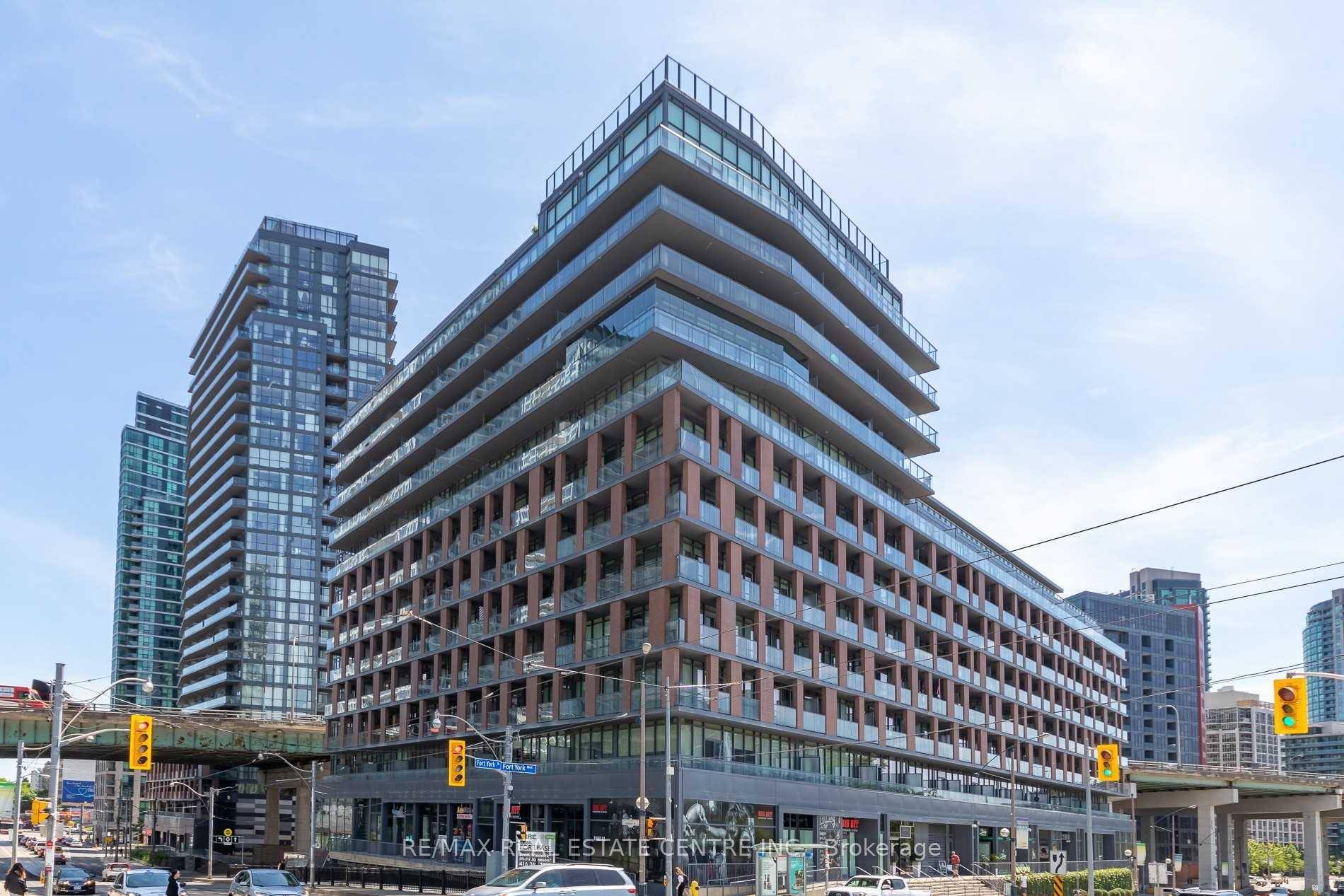 Welcome to Garrison At Fort York, where contemporary elegance blends seamlessly with unmatched convenience.