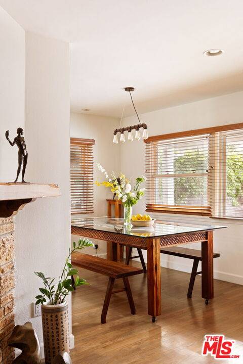 980   Vernon Ave 2BR Marina Del Rey La