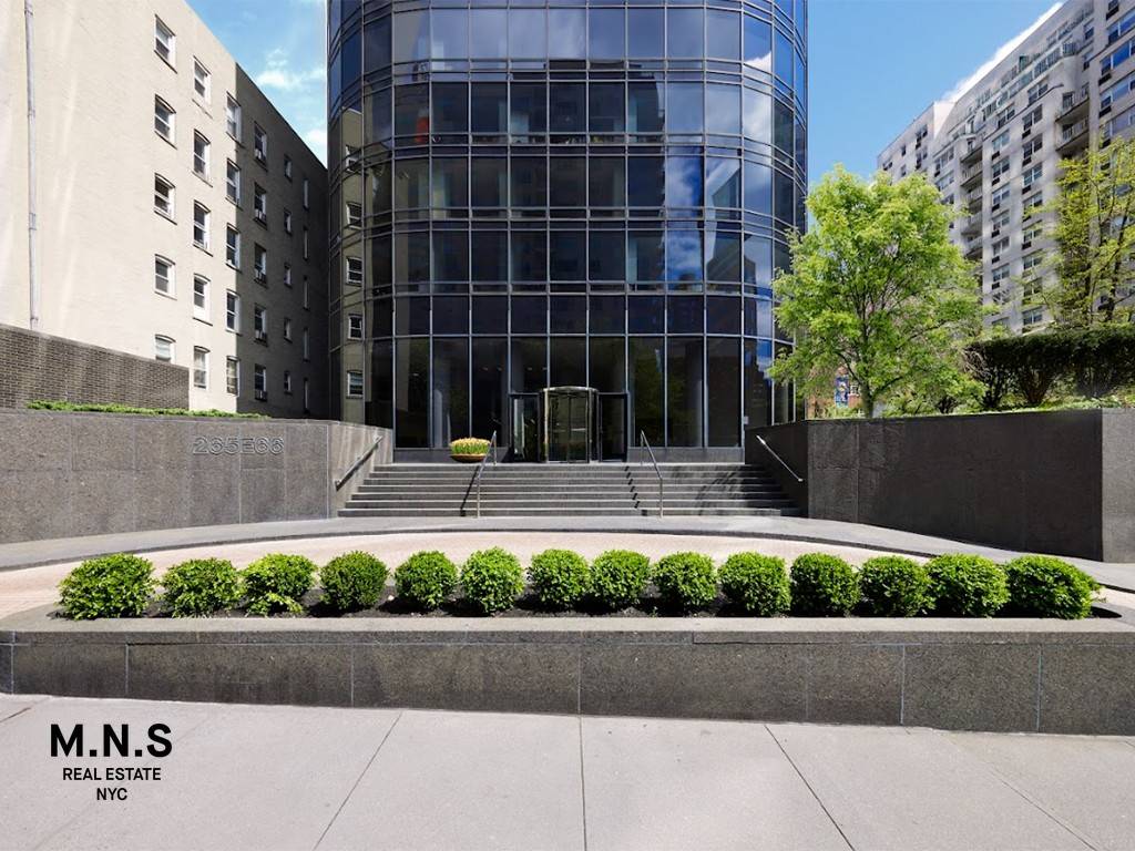 Luxury 2 Bedroom Now Available in Upper East Side !