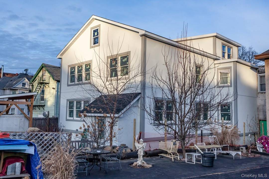 Brand new construction rental featuring 3 bedrooms and 2 full bathrooms.