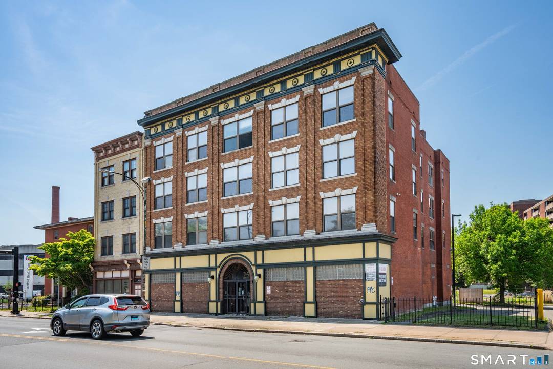 Welcome to 25 Main Street, a four story masonry Class B professional office building in downtown Hartford, sitting directly adjacent to the Hartford Hospital campus and surrounded on three sides ...