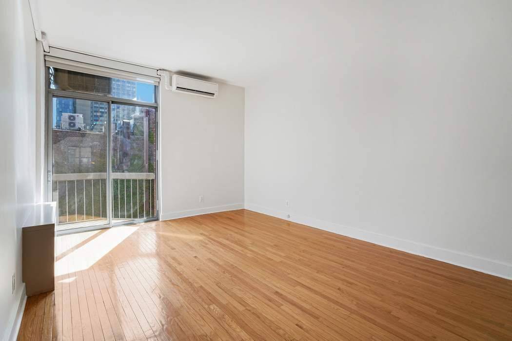 This one bedroom triplex has exactly what you're looking for and it's right where you want to be.