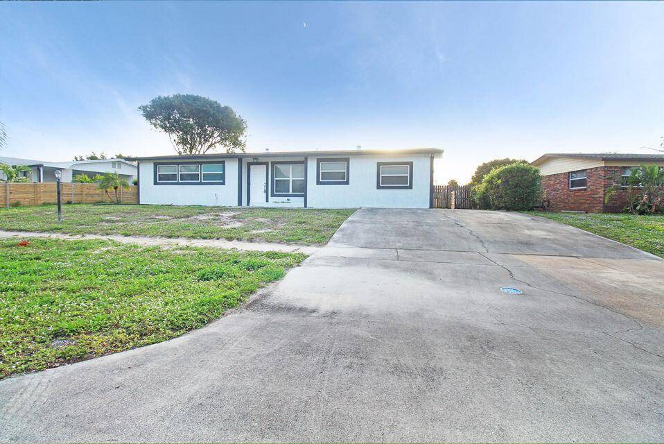 Discover this remarkable property that beautifully combines modern updates with comfort and style, featuring four spacious bedrooms and two pristine bathrooms.