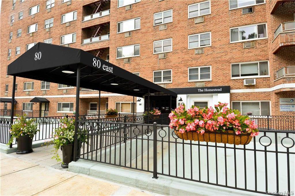 Bright and completely renovated with private entrance and patio !
