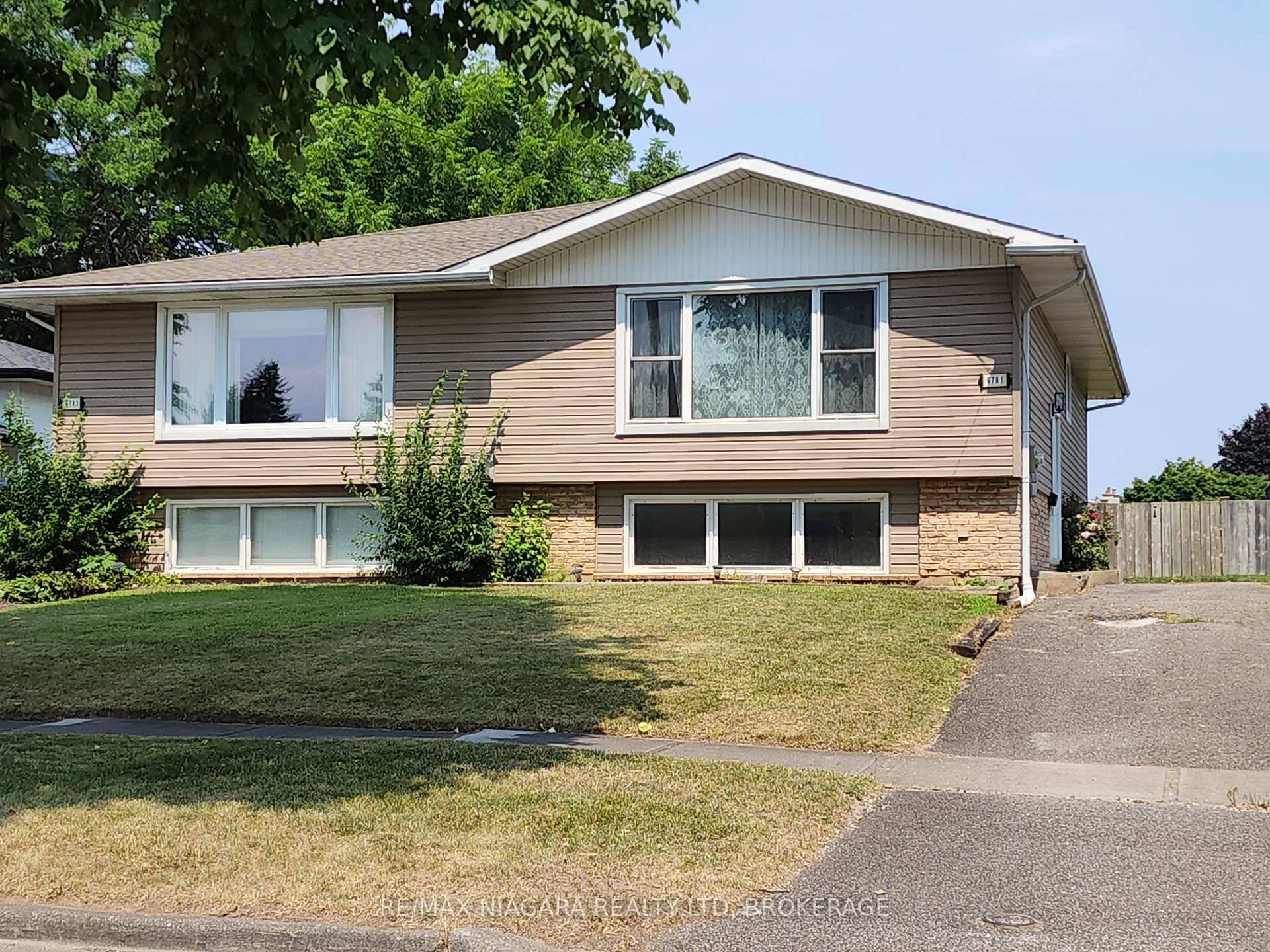 Gorgeous Bi Level Semi featuring 3 1 bedrooms and 2 full baths.