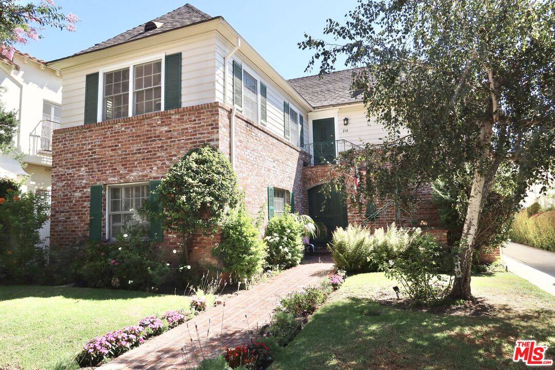 210 S Spalding Dr 3BR Beverly Hills La