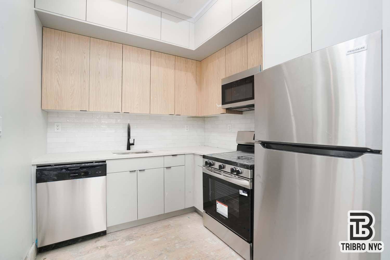 Stylish amp ; Sunny 2BR 2BA Duplex in Prime WilliamsburgExperience elevated Brooklyn living in this bright and modern 2 bedroom, 2 bath duplex, perfectly located in the heart of Williamsburg.