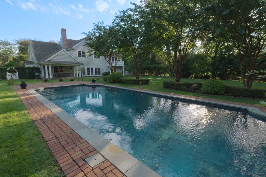 Southampton Village -5 Bedroom - One Block to Ocean