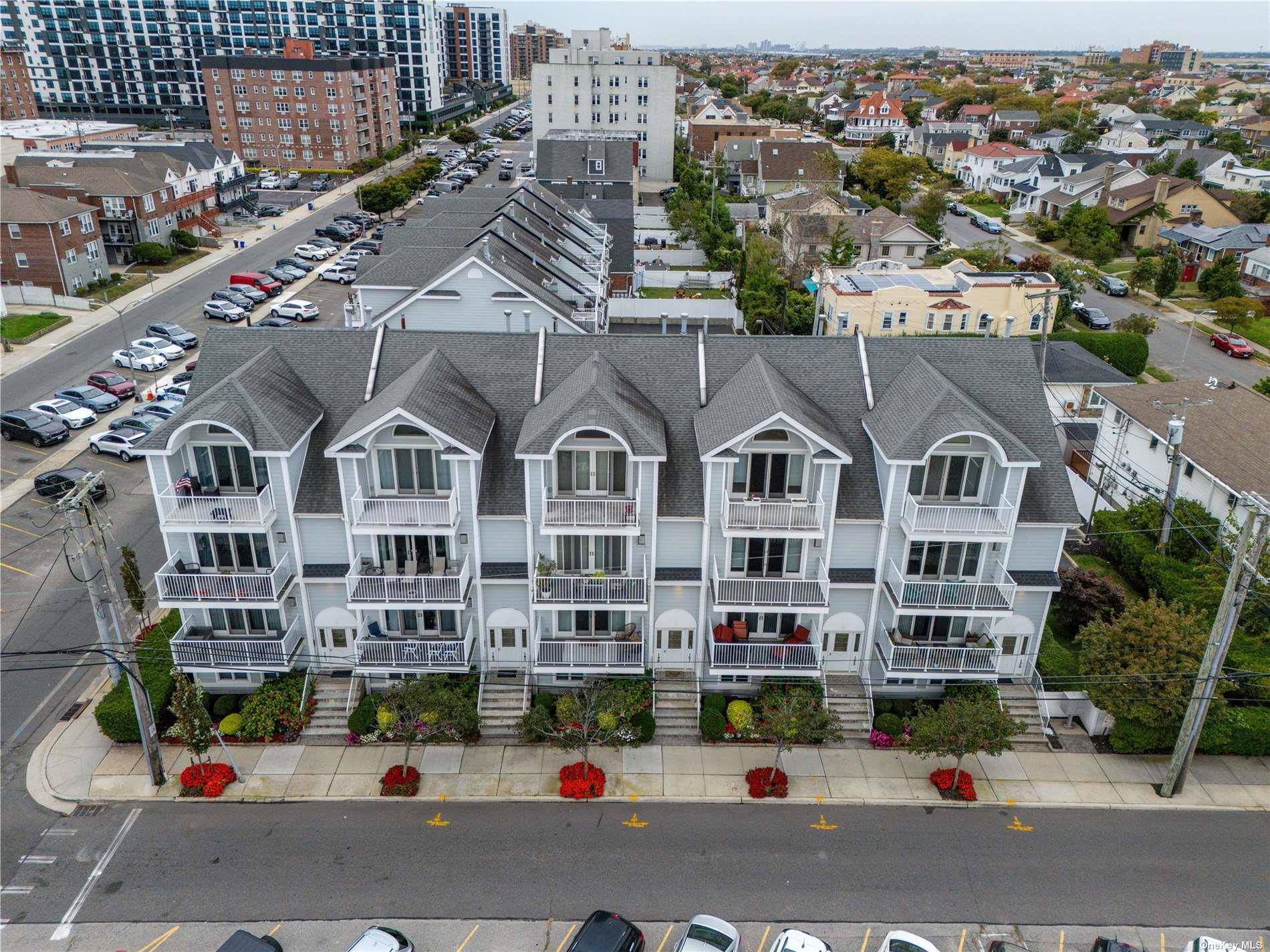 Welcome to Your Coastal Sanctuary A Stunning Upper Level Townhome.