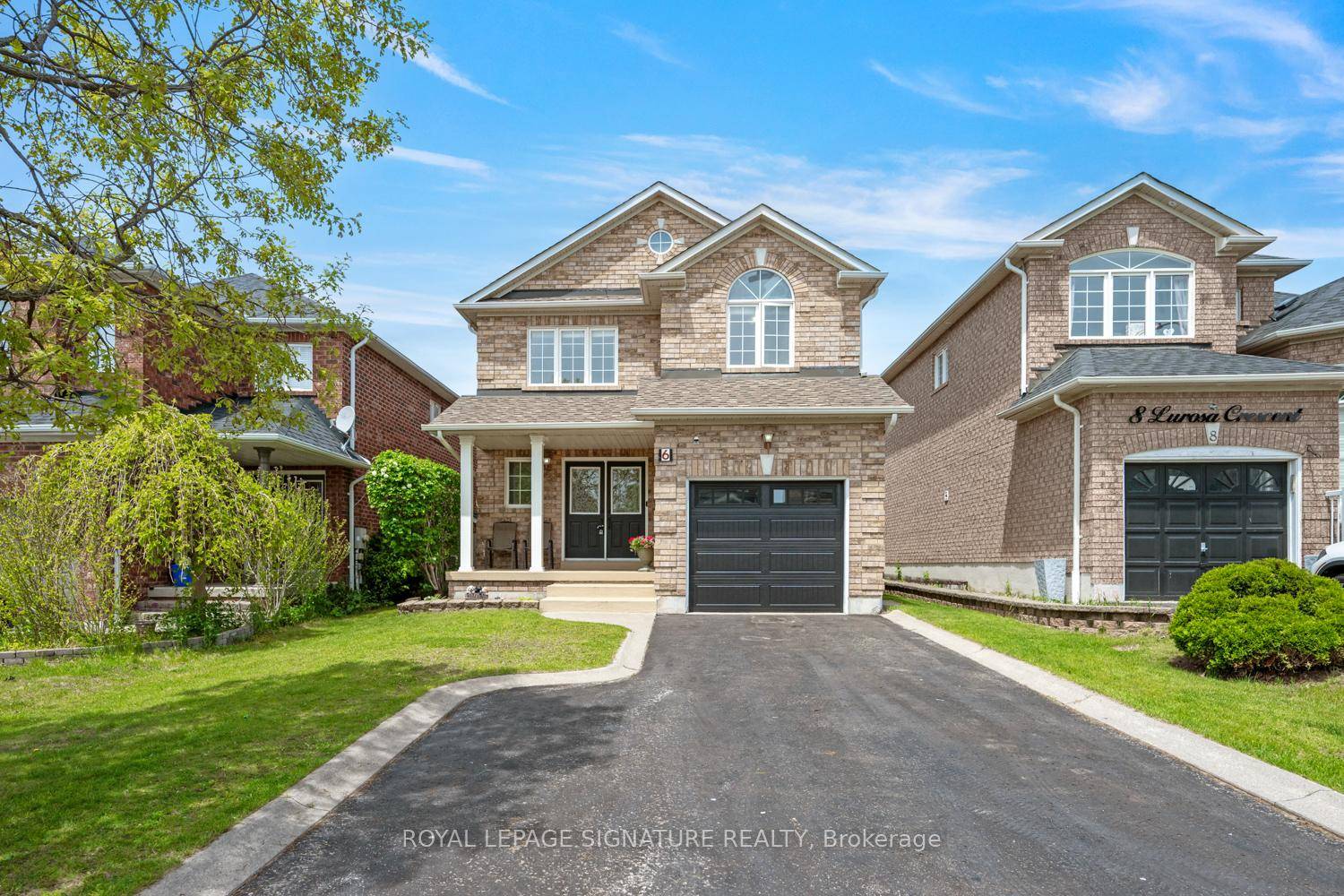 Livin la vida Lurosa ! This stunning all brick home, nestled in the coveted Taunton North Whitby community, offers standout curb appeal amp ; timeless charm.