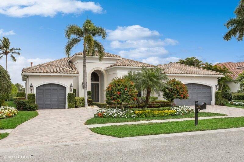 EXCEPTIONAL GOLF ESTATE WITH IMMEDIATE PREMIER GOLF MEMBERSHIP !