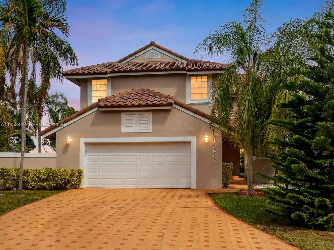 Rare Lakefront Pool Home in Doral Dunes at Doral Park !