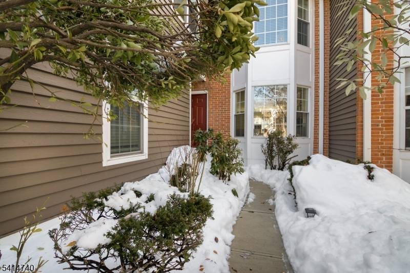 Beautifully renovated 3 bedroom, 2.