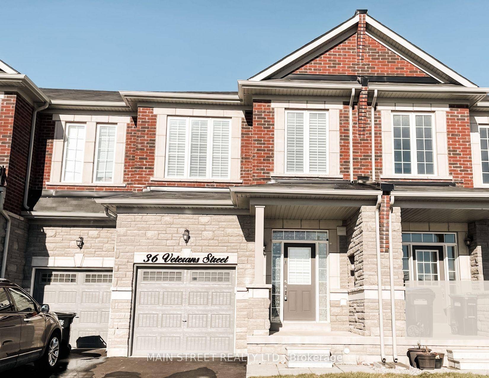 EXCELLENT LOCATION ! This 1, 815 sq ft Fully Upgraded Luxury Home offers an Open concept eat in kitchen with large centre island with quartz counters amp ; backsplash, 5 ...