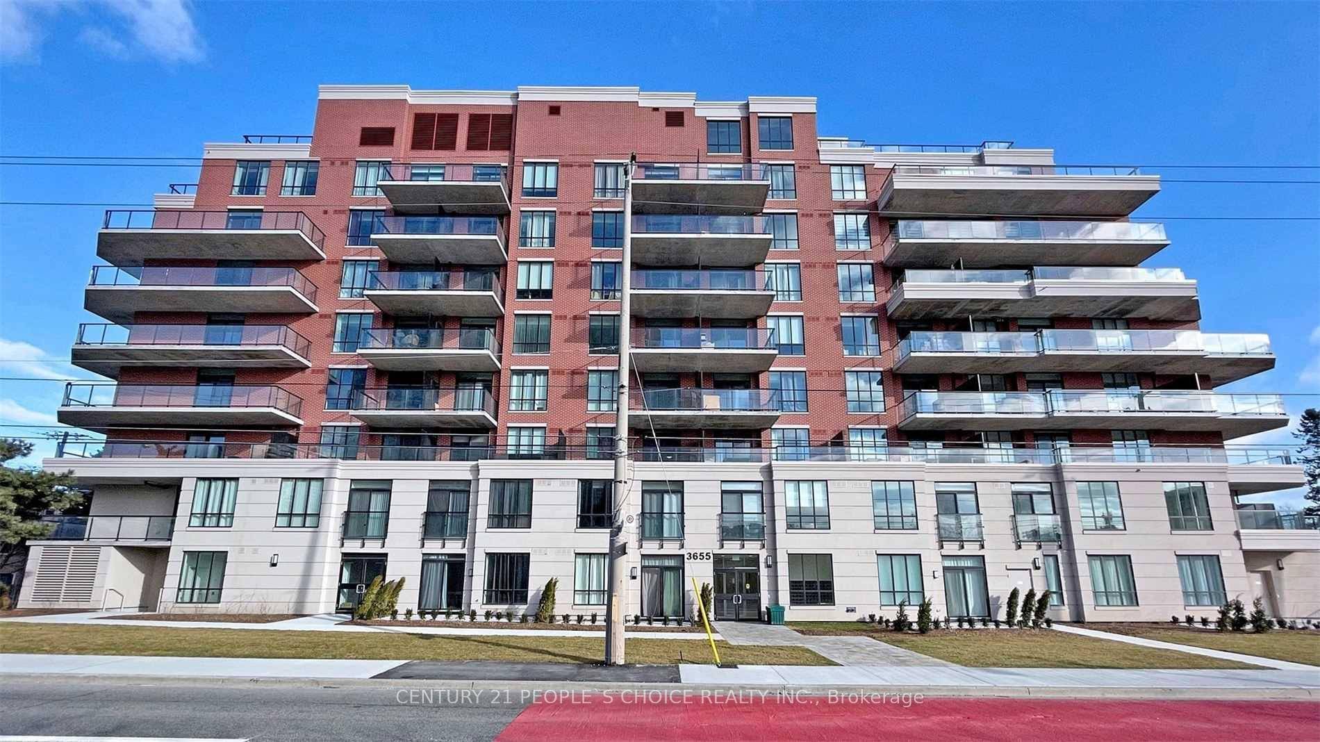 Spacious 1 Bed Plus Den, 2 Full Bath.