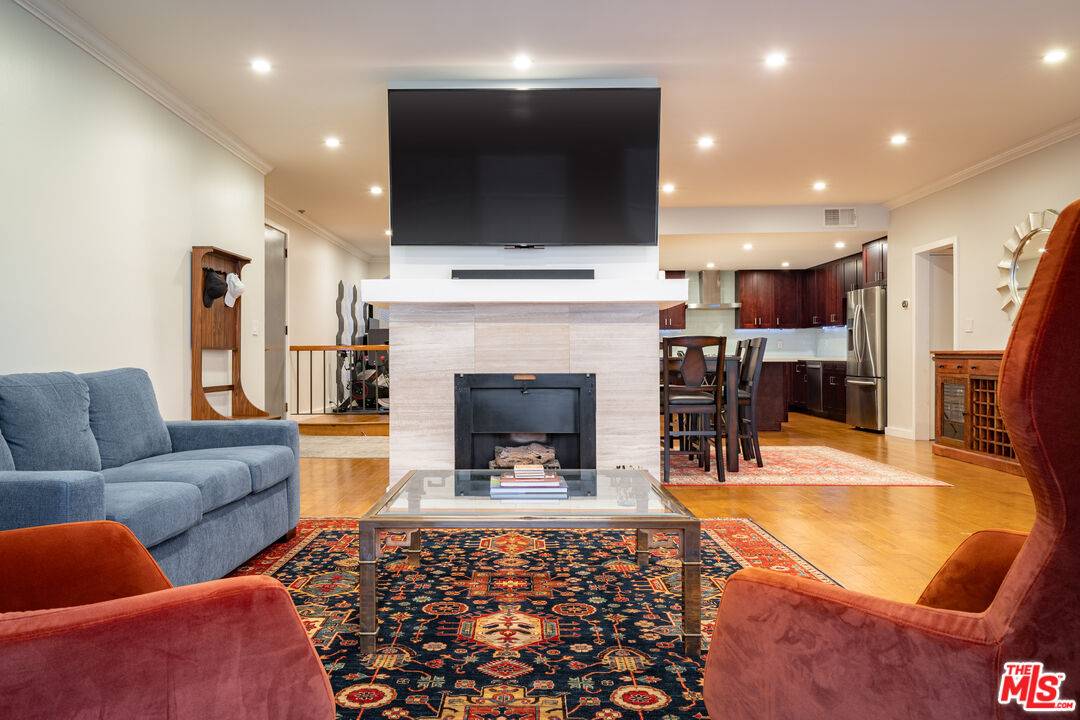 1505  S Bentley Ave 2BR La