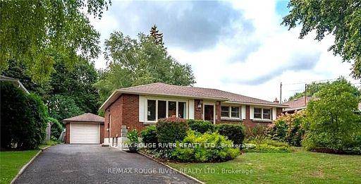 This appealing three bedroom Detached brick bungalow sits on a park like premium lot of 60 x 171 Ft in the desirable sought after Stamford, North End area in Niagara ...