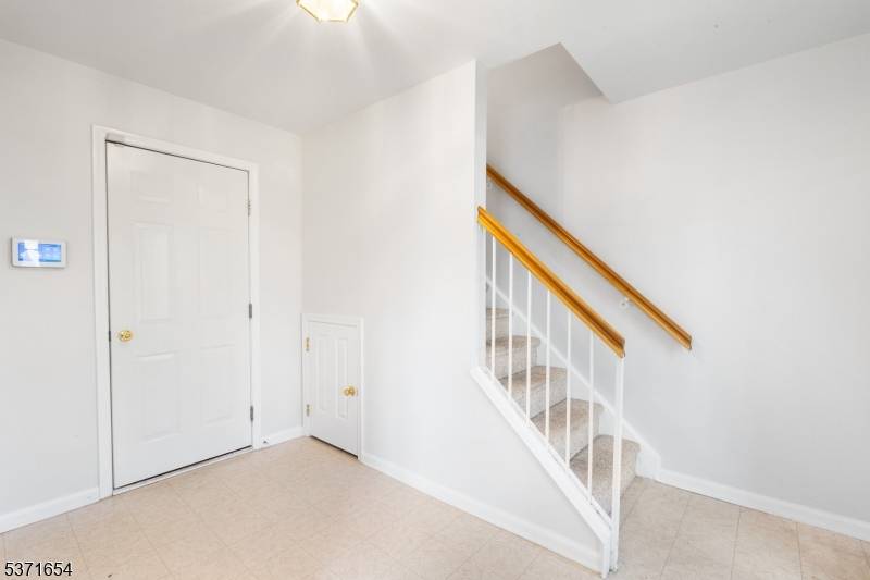 Welcome to 95 Woodlake Drive, Sayreville, NJ 08872.