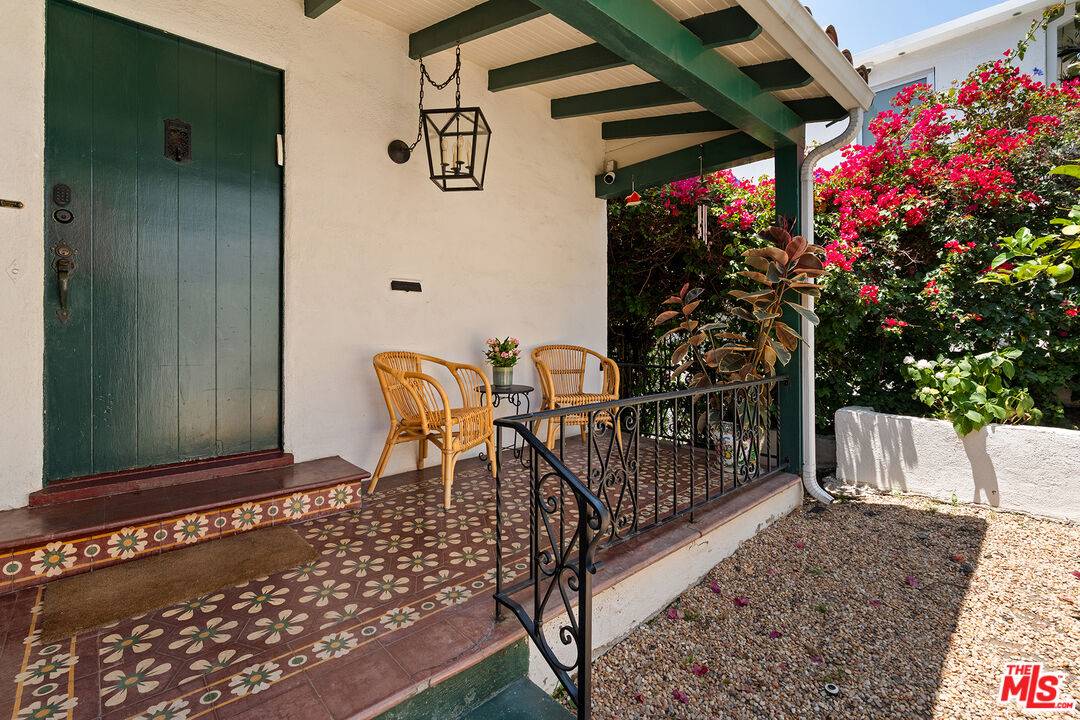 7918   Hillside Ave 4BR Hollywood Hills East La