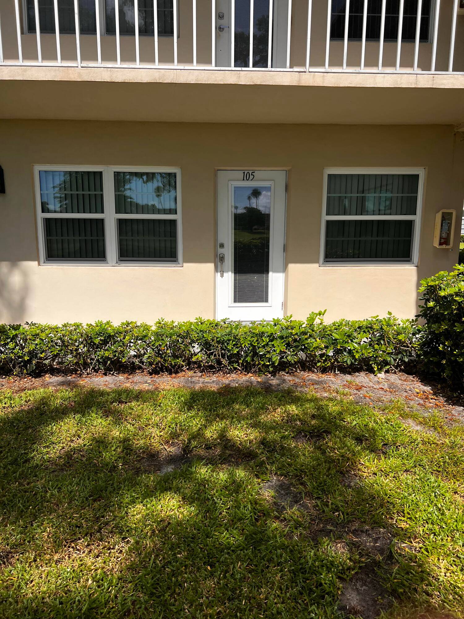 Welcome to 84 Crooked Tree Lane in beautiful Vero Beach !