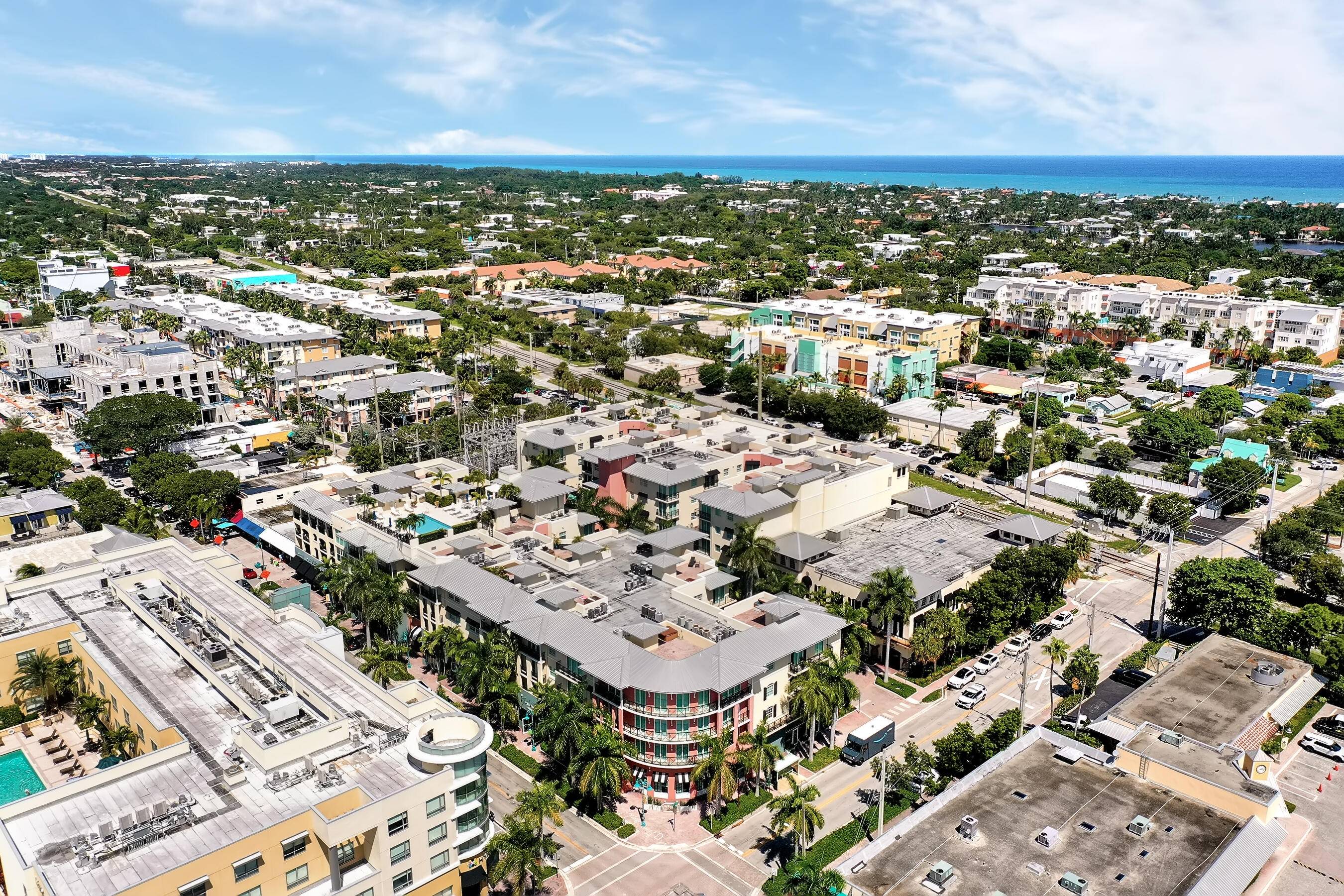In the heart of Downtown Delray Beach, this stylish 2 bed, 2 bath condo offers unmatched convenience and luxury.