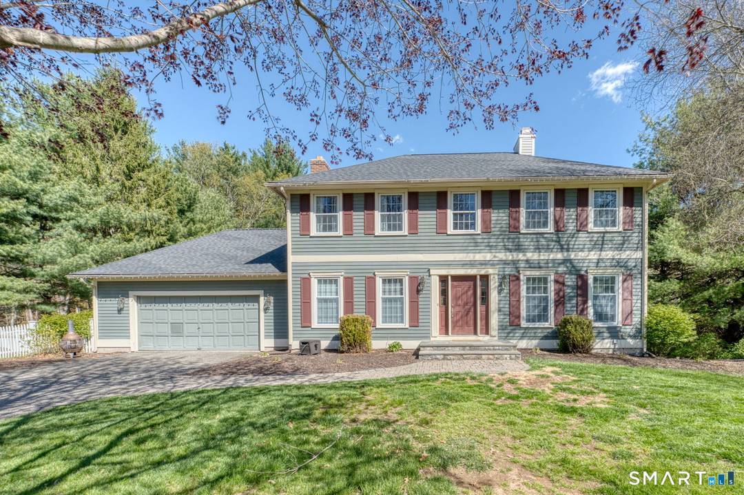 Tucked away at the end of a quiet cul de sac, this stunning 4 bedroom, 3.