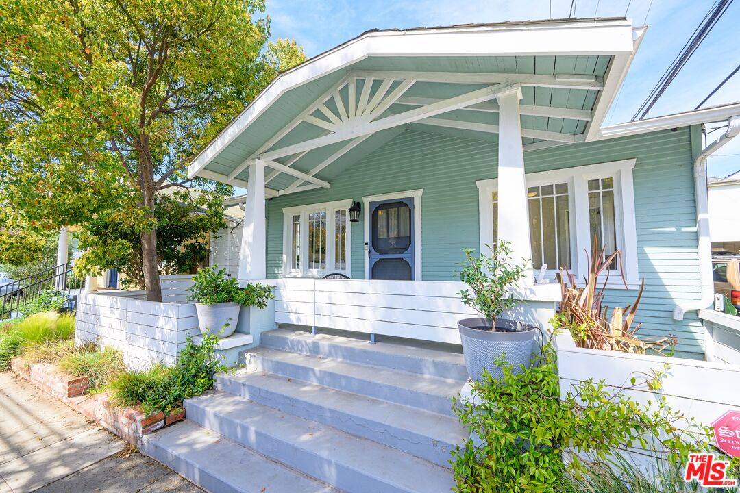 2213 Arizona Ave 2.0 Santa Monica LA