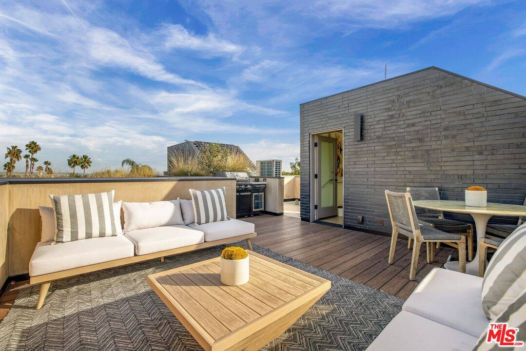 917 3/4 Hilldale Ave 2BR Sunset Strip La