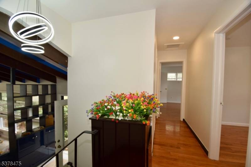 CLASSIC AND RENOVATED 4BR, 2.
