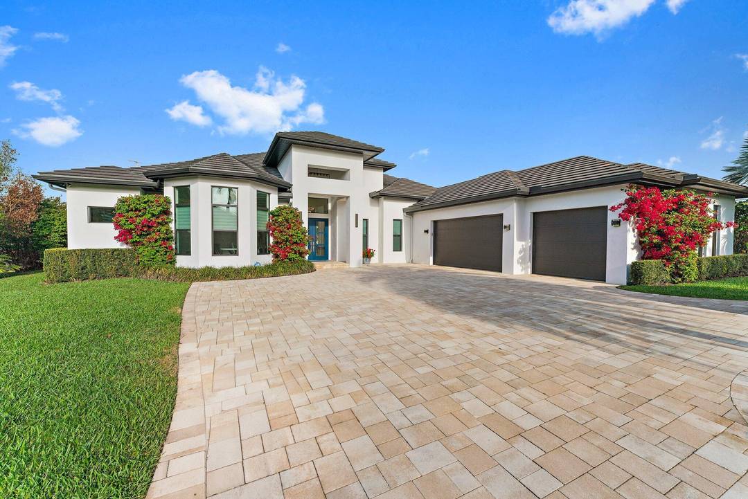 STUNNING ! NEW 2021 CUSTOM BUILD in the Affluent IntraCoastal Neighborhood of Indian Hills, Jupiter.