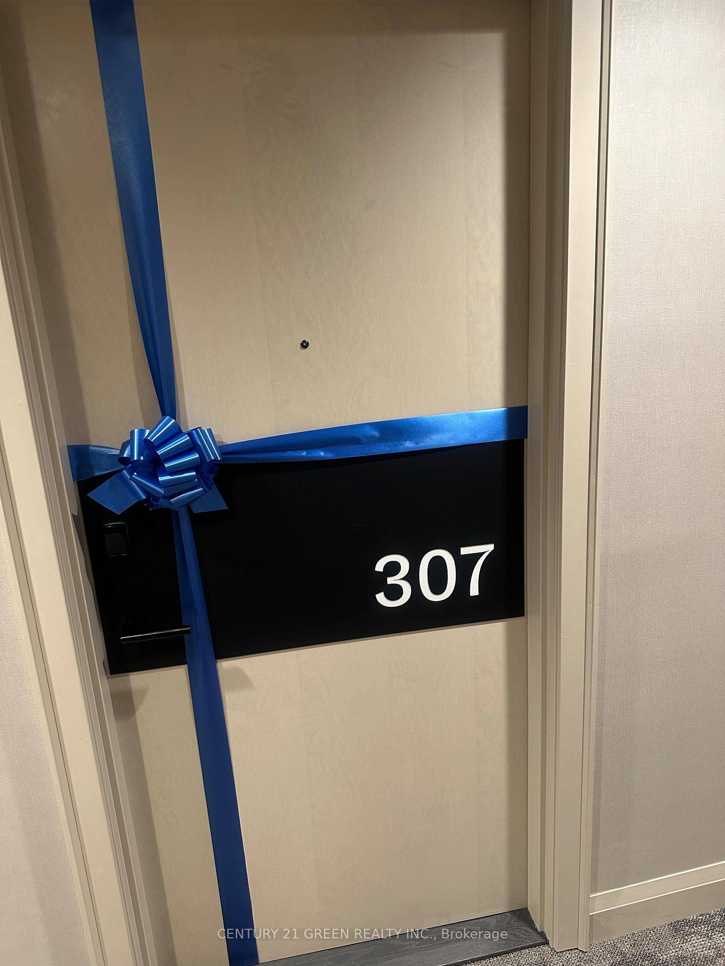 Brand New Mattamy Built Condo in a Prestigious Oakville Neighbourhood !