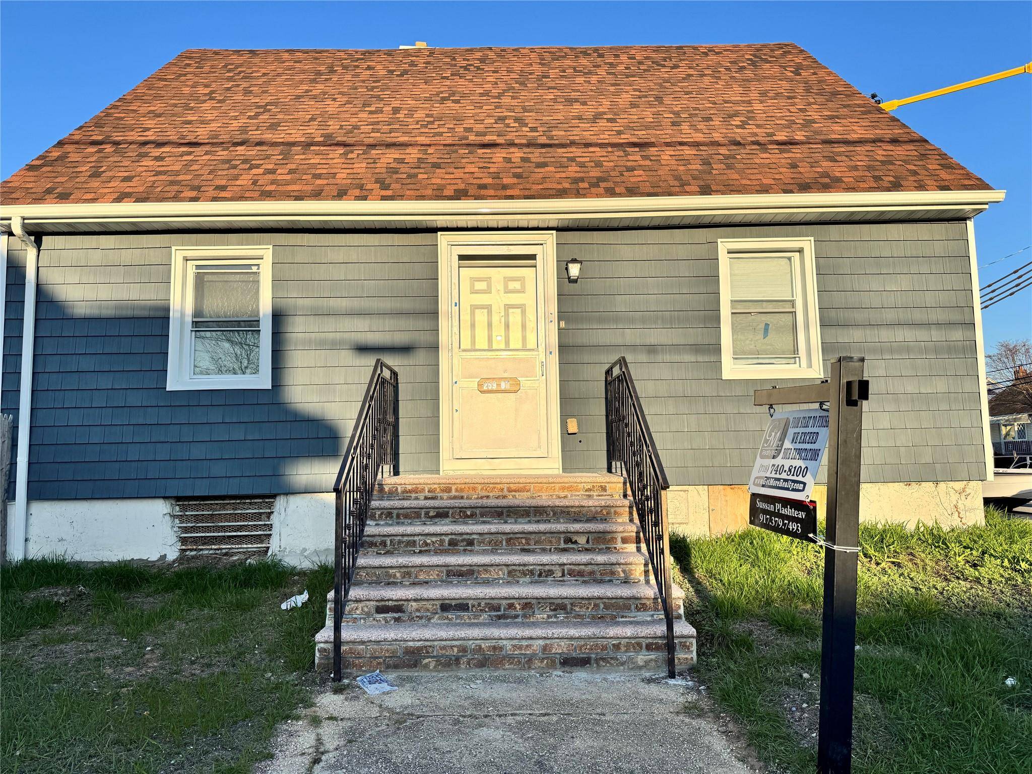 Charming Large Single Family Home in the Heart of Rosedale, NY !