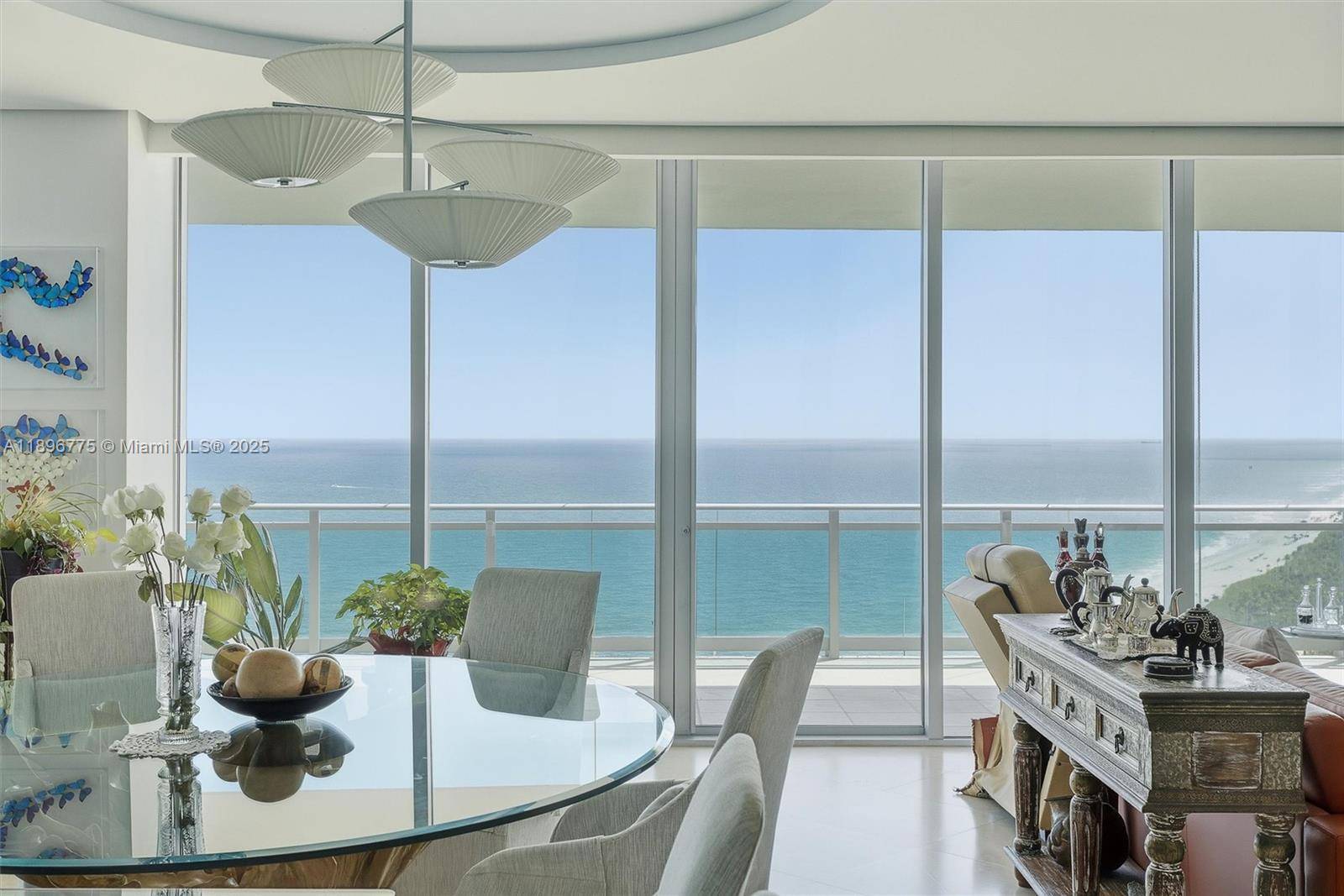 Experience Ritz Carlton resort living.