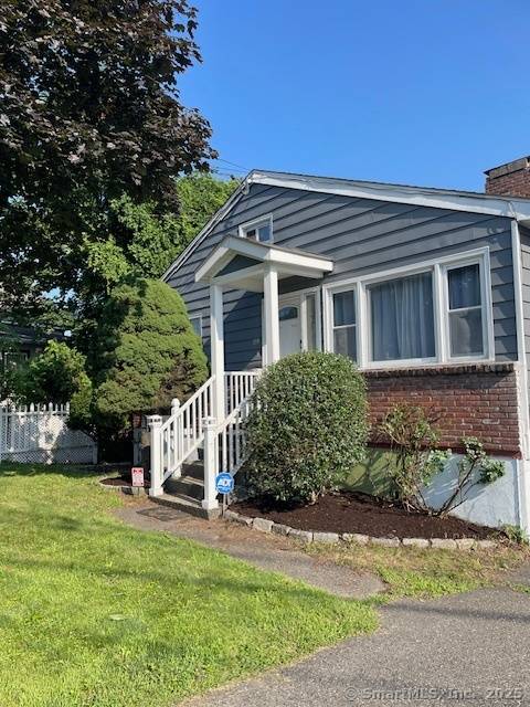 ONE FAMILY HOME OFFERING, 3 BEDROOMS, 2 BATHS, LIVING ROOM, BIG NEW KITCHEN, WITH DINING ROOM ALL OPEN CONCEPT.
