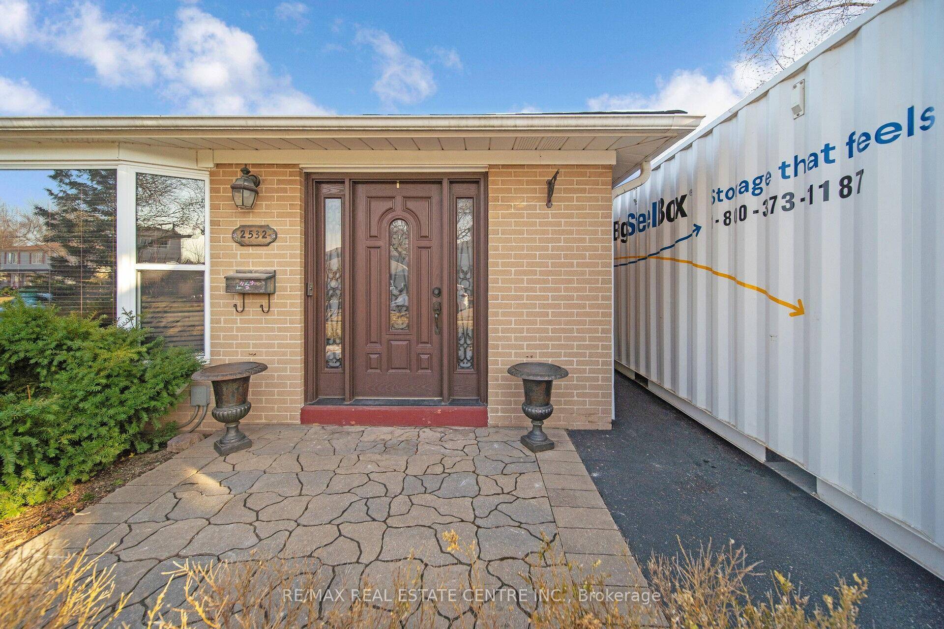 A Must See In Sheridan Homelands !