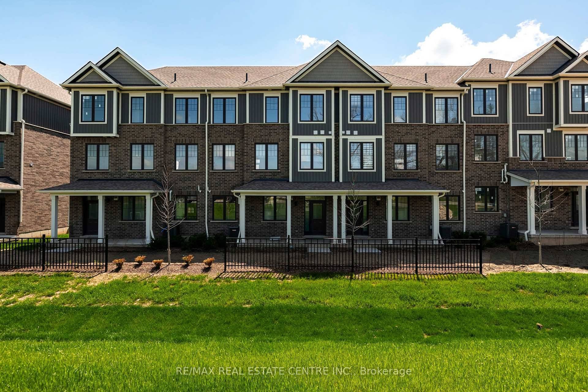 Welcome to this bright amp ; airy modern 3 storey townhome, located in the desirable west end of Orangeville, walking distance to local shopping, walking trails, schools amp ; more.