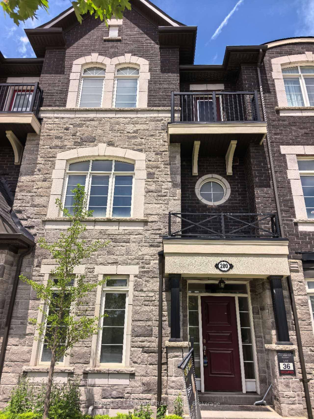 Beautiful And Luxury Modern Freehold Town House For Sale ; Family Friendly Community.