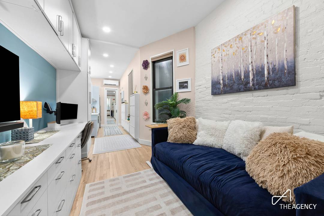 Combining pre war charm and thoughtful custom modern updates, this newly renovated one bedroom home in the heart of Chelsea cannot be missed !