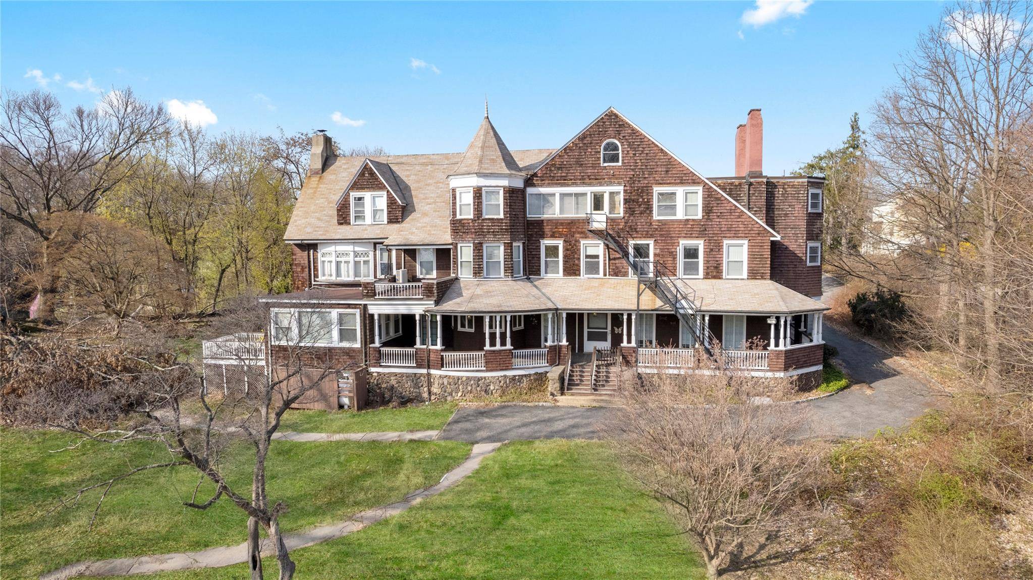A picturesque 4. 22 acre site with majestic Hudson river views.